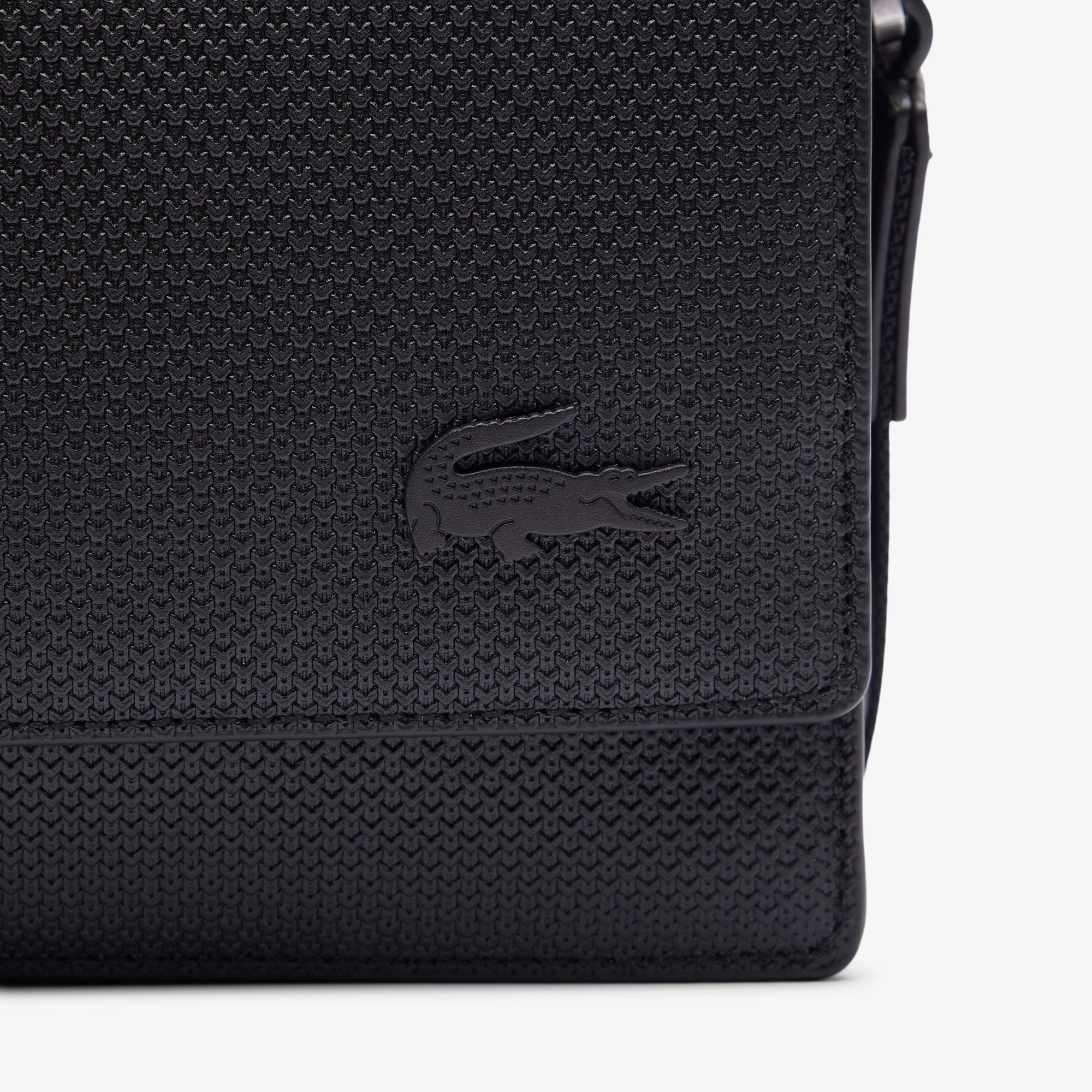 Chantaco Leather Flap Close Reporter Bag
